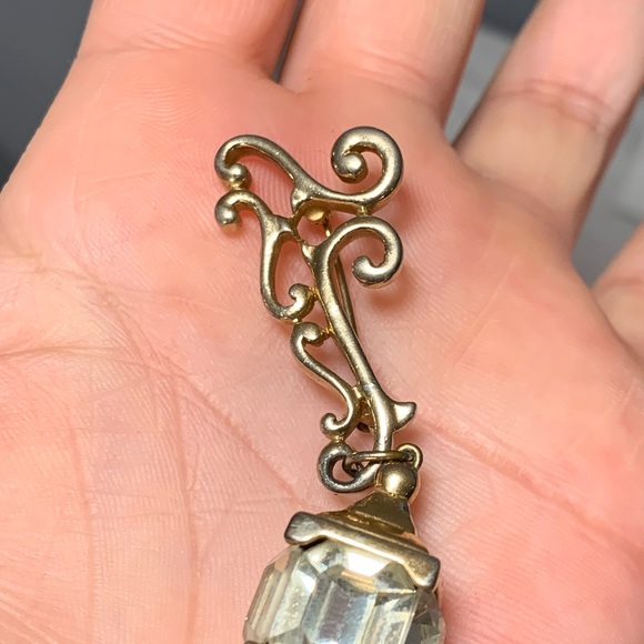 Rare Vintage Calvaire Glass Lantern Brooch - Picture 10 of 10